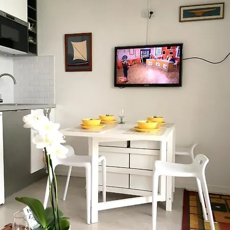 Cosy Avec Piscine Partagee - - 30 M² *