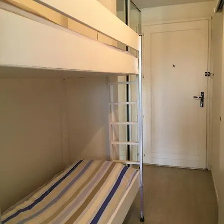 D'une A A 600 M De La Avec Vue Sur La Piscine Partagee Et Jardin Clos Appartement
