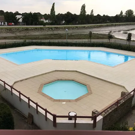 Appartement D'une A A 600 M De La Avec Vue Sur La Piscine Partagee Et Jardin Clos Guérande