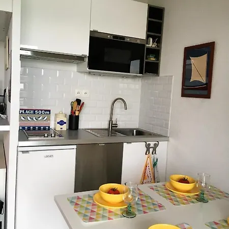 Appartement D'une A A 600 M De La Avec Vue Sur La Piscine Partagee Et Jardin Clos *