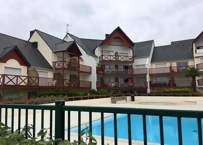 Cosy Avec Piscine Partagée - - 30 M²